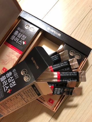 서울약사신협_투데이홍삼정플러스스틱_10g x 30포 — 5점을 준 리뷰어가 2021년 2월 올린 사용 사진