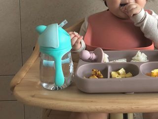 유비맘 트라이탄 코니빨대컵_컬러 랜덤 발송 — 5점을 준 리뷰어가 2020년 12월 올린 사용 사진