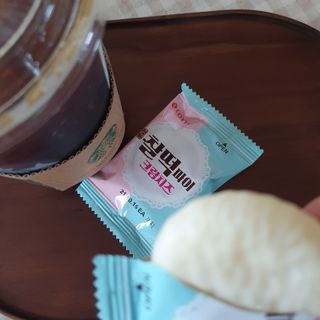 롯데제과 찰떡파이 크림치즈 — 4점을 준 리뷰어가 2021년 6월 올린 사용 사진