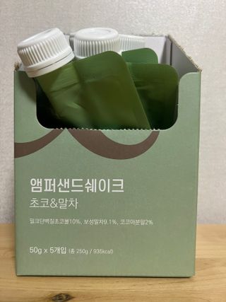 [뷰캔] 건강한 식사대용 앰퍼샌드 단백질 쉐이크 초코&말차 50g — 5점을 준 리뷰어가 2022년 6월 올린 사용 사진