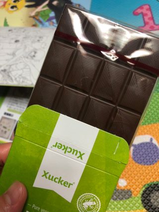 당류2g 자일리톨로 단맛을낸 슈카 퓨어비건 무설탕초콜릿 Xucker vegan 2개입 — 5점을 준 리뷰어가 2021년 4월 올린 사용 사진