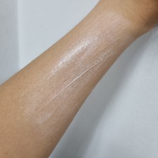 [닥터문] 프리미엄 알로에베라 선크림 500ml — 2.5점을 준 리뷰어가 2022년 7월 올린 사용 사진