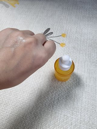 체르엠 스템앤셀 비타민 브라이트닝 에센스 30ml 1개 — 5점을 준 리뷰어가 2021년 9월 올린 사용 사진