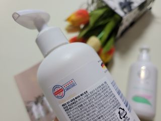 mom e 맘이 내추럴 베이비 케어 샴푸앤바스+로션 — 5점을 준 리뷰어가 2021년 1월 올린 사용 사진