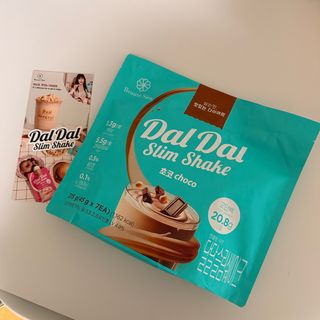달달슬림쉐이크 [블로그]달달슬림 맛있는 단백질 쉐이크 파우치 다이어트 식사대용 프로틴 파우더 보충제 — 4.5점을 준 리뷰어가 2025년 10월 올린 사용 사진