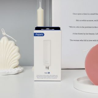 아카라 조명 스위치를 누워서 끄는 방법 (스마트 조명 스위치 2구 + 무선 리모트 스위치 1구 T1, 스마트 허브 E1) — 5점을 준 리뷰어가 2021년 12월 올린 사용 사진
