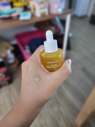 체르엠 스템앤셀 비타민 브라이트닝 에센스 30ml 1개 — 5점을 준 리뷰어가 2021년 10월 올린 사용 사진