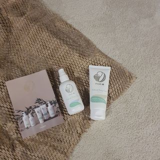 mom e 맘이 내추럴 베이비 케어 크림+바디오일 — 5점을 준 리뷰어가 2021년 1월 올린 사용 사진