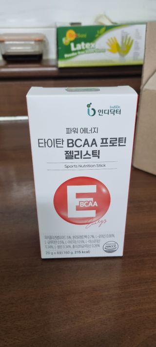 [인디닥터] 타이탄 BCAA 프로틴 젤리스틱 — 3점을 준 리뷰어가 2022년 5월 올린 사용 사진
