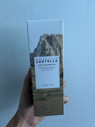 스킨1004 [SKIN1004] 마다가스카르 센텔라 라이트 클렌징 오일 200ml — 5점을 준 리뷰어가 2024년 7월 올린 사용 사진
