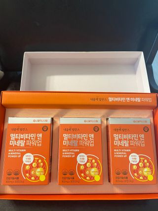 서울약사신협_내몸애발란스멀티비타민앤미네랄파워업_800mg x 90정 — 5점을 준 리뷰어가 2021년 5월 올린 사용 사진