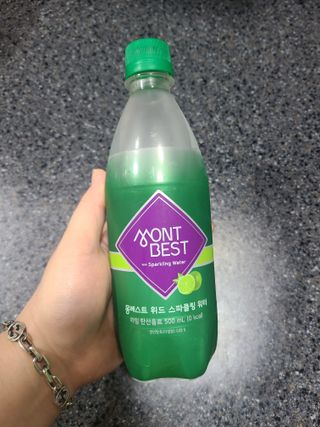 몽베스트 Montbest with Sparkling water Lime20병 — 5점을 준 리뷰어가 2022년 6월 올린 사용 사진