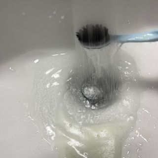 프리마인 유해균 뿐만 아니라 유익균까지 씻어내는 치약은 그만, 건강한 구강환경을 만드는 덴탈엔오 — 5점을 준 리뷰어가 2022년 10월 올린 사용 사진