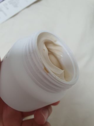 AYU25[아유트웬티파이브]다마스크로즈워터 베이스 천연 수분 촉촉 크림 — 4.5점을 준 리뷰어가 2021년 3월 올린 사용 사진