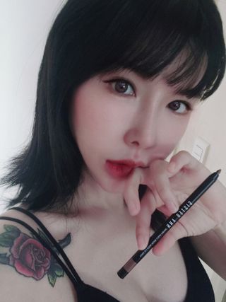 씨스터앤 더블이펙트 워터프루프 아이펜슬 11종 택 1 — 5점을 준 리뷰어가 2022년 1월 올린 사용 사진