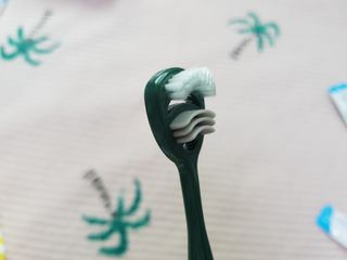 크리오 클리어스 혀백태제거 구취관리 혀클리너 — 5점을 준 리뷰어가 2021년 4월 올린 사용 사진