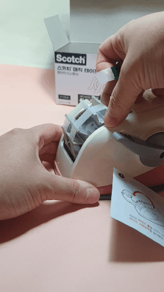 3M 한번의 터치로 깔끔하게 착! 원터치 테이프 디스펜서 — 5점을 준 리뷰어가 2023년 7월 올린 사용 사진