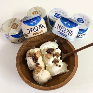 매일바이오 그릭요거트 오리지널 플레인 4개, 로스터리 커피믹스 4개 — 5점을 준 리뷰어가 2021년 12월 올린 사용 사진