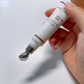 산수시 일루미네이팅 펄 영양 다크서클 스틱 아이 크림 케어 15ml — 5점을 준 리뷰어가 2021년 6월 올린 사용 사진