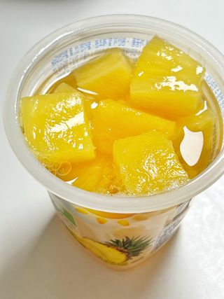 돌 MF[Dole] 파인애플컵/망고컵/복숭아컵 198g 6입X1박스 (맛 1가지 랜덤 발송) — 5점을 준 리뷰어가 2023년 5월 올린 사용 사진