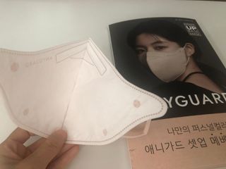 애니가드 셋업메베마스크 (대형 4컬러 + 중형 4컬러) — 5점을 준 리뷰어가 2022년 4월 올린 사용 사진