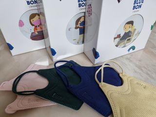 [블루 본 아이노우] 유아용 컬러마스크 40 PCS SET 2중 택 1 — 5점을 준 리뷰어가 2021년 4월 올린 사용 사진
