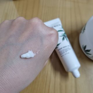 버텍스넘버원 버텍스 넘버원 햄프씨드오일 핸드밤, 바디크림 — 5점을 준 리뷰어가 2022년 3월 올린 사용 사진