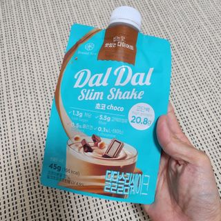 달달슬림쉐이크 [블로그]달달슬림 맛있는 단백질 쉐이크 파우치 다이어트 식사대용 프로틴 파우더 보충제 — 5점을 준 리뷰어가 2025년 8월 올린 사용 사진