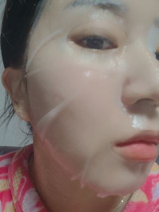 Dr.느루벗 느루벗 EGF FGF 스킨 리커버리 마스크 10장 — 5점을 준 리뷰어가 2021년 5월 올린 사용 사진