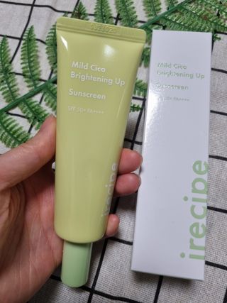 아이레시피 마일드시카 브라이트닝 업 선스크린 SPF50+ PA++++ — 5점을 준 리뷰어가 2023년 6월 올린 사용 사진