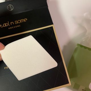 툴앤썸 로즈골드 에디션 치크or쉐딩 브러시+밀키 내추럴 스펀지+호빵 곤약 스펀지 — 4.5점을 준 리뷰어가 2021년 2월 올린 사용 사진