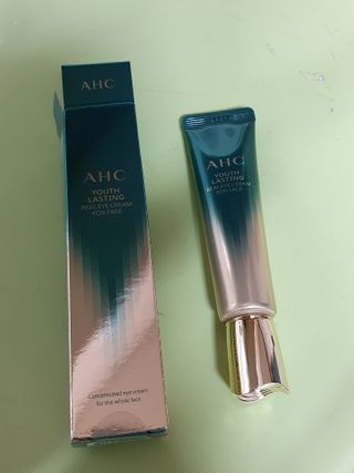[NEW 탄력유턴 아이크림] AHC 유스 래스팅 리얼 아이크림 포 페이스 — 5점을 준 리뷰어가 2021년 3월 올린 사용 사진