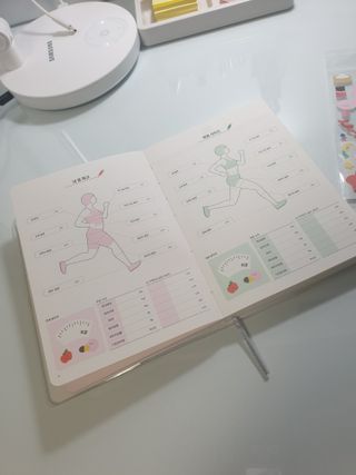 리훈 하밍이와 함께하는 숨은라인찾기 다이어트 플래너 — 5점을 준 리뷰어가 2021년 4월 올린 사용 사진