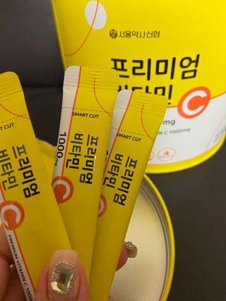 서울약사신협 프리미엄비타민C1000_2.5G x 100포 — 5점을 준 리뷰어가 2021년 5월 올린 사용 사진