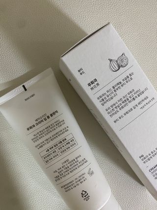 [베러오리진] 무화과 크리미 딥 폼 클렌저/피부 노폐물 & 미세먼지 99 세정 인증 민감성 피부 무자극 인증 — 5점을 준 리뷰어가 2021년 12월 올린 사용 사진