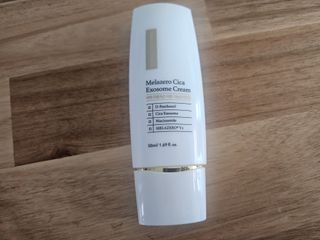 하이브리온 [쿠팡]멜라제로 시카엑소좀 크림 50ml PDRN 줄기세포 주름 미백기능성 피부과 병원입점, 1개, 50g — 5점을 준 리뷰어가 2025년 7월 올린 사용 사진