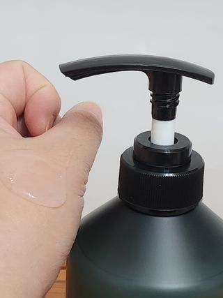르핸스 퍼포밍 5 샴푸 비반트 포렛/베티버 포그 — 5점을 준 리뷰어가 2022년 12월 올린 사용 사진