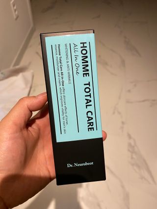 Dr.느루벗 느루벗 옴므 토탈 케어 올인원 118ml 남자 남성 스킨 로션 에센스 크림 화장품 — 5점을 준 리뷰어가 2021년 5월 올린 사용 사진