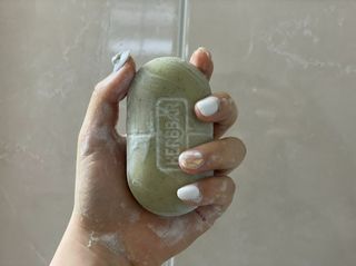 제이제이바이오 허브마사지바 올인원 알약비누 — 5점을 준 리뷰어가 2022년 3월 올린 사용 사진