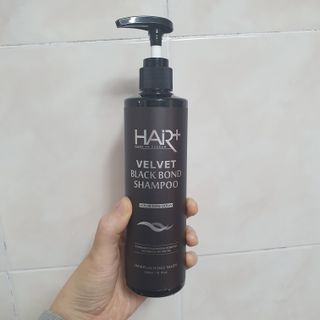 헤어플러스 블랙 컬러본드 샴푸 트리트먼트 300ml — 5점을 준 리뷰어가 2021년 5월 올린 사용 사진