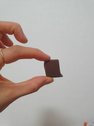 당류2g 자일리톨로 단맛을낸 슈카 퓨어비건 무설탕초콜릿 Xucker vegan 2개입 — 5점을 준 리뷰어가 2021년 4월 올린 사용 사진
