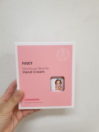 파시 FASCY 高保湿ハンドクリーム40ml+80ml セット — 5점을 준 리뷰어가 2021년 6월 올린 사용 사진