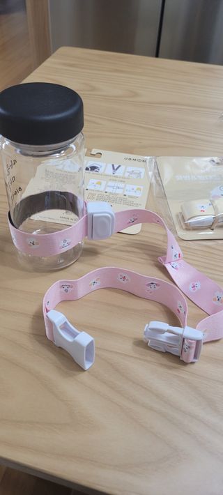 유비맘 젖병 빨대컵 다용도 홀더 1+1 _ 컬러 랜덤 발송 — 5점을 준 리뷰어가 2021년 1월 올린 사용 사진