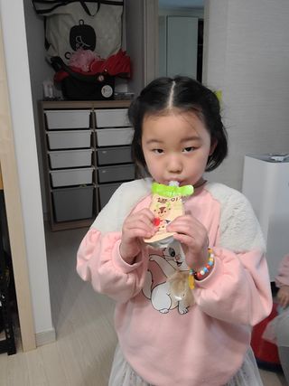 [몸엔용] 우리 아이 건강간식, 달콤한 녹용곤약젤리 디어팡 4종 — 5점을 준 리뷰어가 2022년 3월 올린 사용 사진