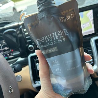일일하우 슬리밍 플랜B 고소한 귀리맛, 진한 카카오맛 (체중조절식) — 4점을 준 리뷰어가 2023년 8월 올린 사용 사진
