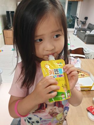 [몸엔용] 어린이, 초등학생의 영양간식 달콤 국산녹용 키엔용  80ml x 10포 — 5점을 준 리뷰어가 2021년 7월 올린 사용 사진
