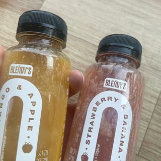 BLENDY'S 핑크 스무디+블론디 스무디 — 5점을 준 리뷰어가 2022년 3월 올린 사용 사진