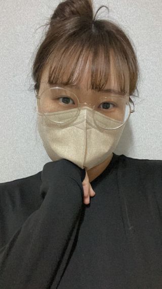 애니가드 셋업마스크 4컬러 각 10매입 [크리미베이지, 캐시미어로즈, 초콜렛브라운, 미드나잇네이비] — 4점을 준 리뷰어가 2022년 2월 올린 사용 사진