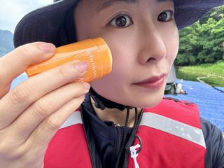 [스킨큐어] 산다화 내추럴 액티브 썬스틱 — 5점을 준 리뷰어가 2023년 6월 올린 사용 사진