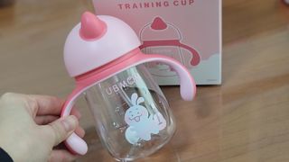 유비맘 트라이탄 코니빨대컵_컬러 랜덤 발송 — 5점을 준 리뷰어가 2020년 12월 올린 사용 사진